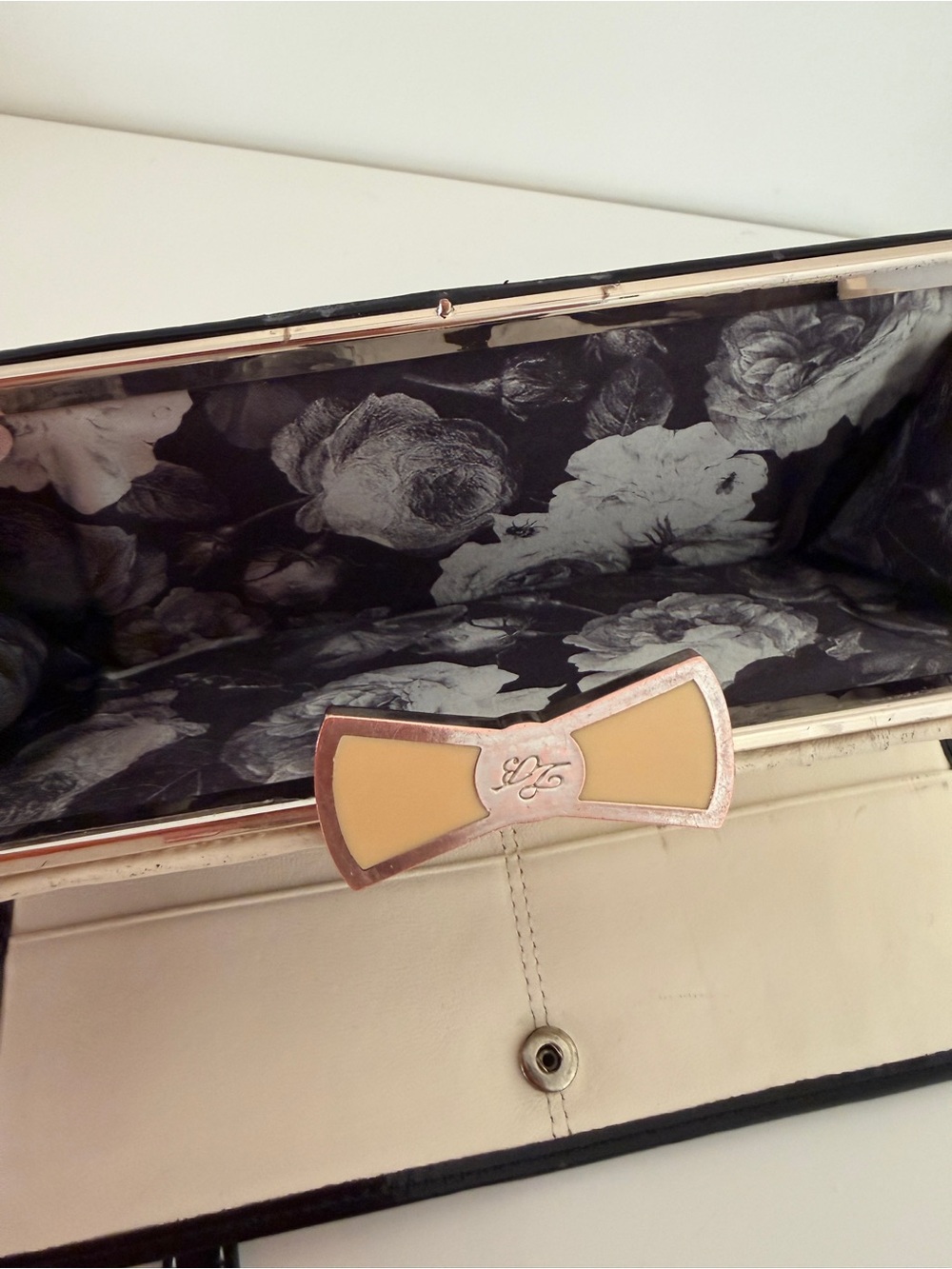 TED BAKER Black Patent Matinee Wallet - Picture 8 of 12